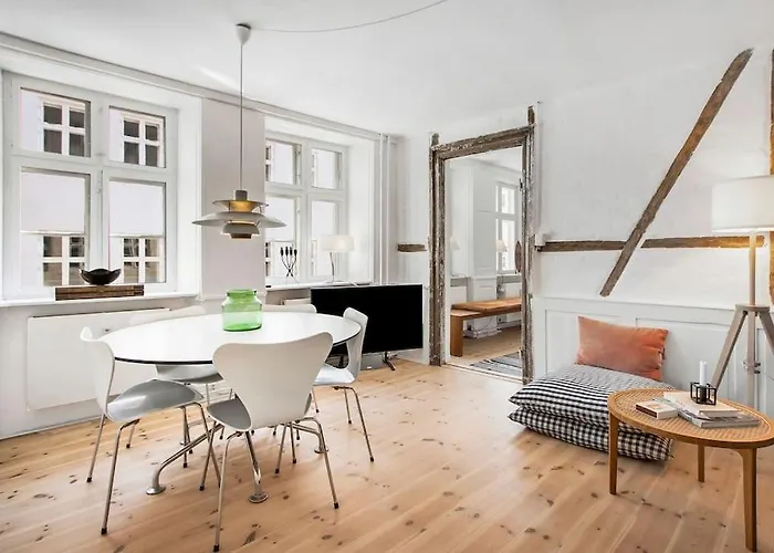 H.c. Andersens Hang Around